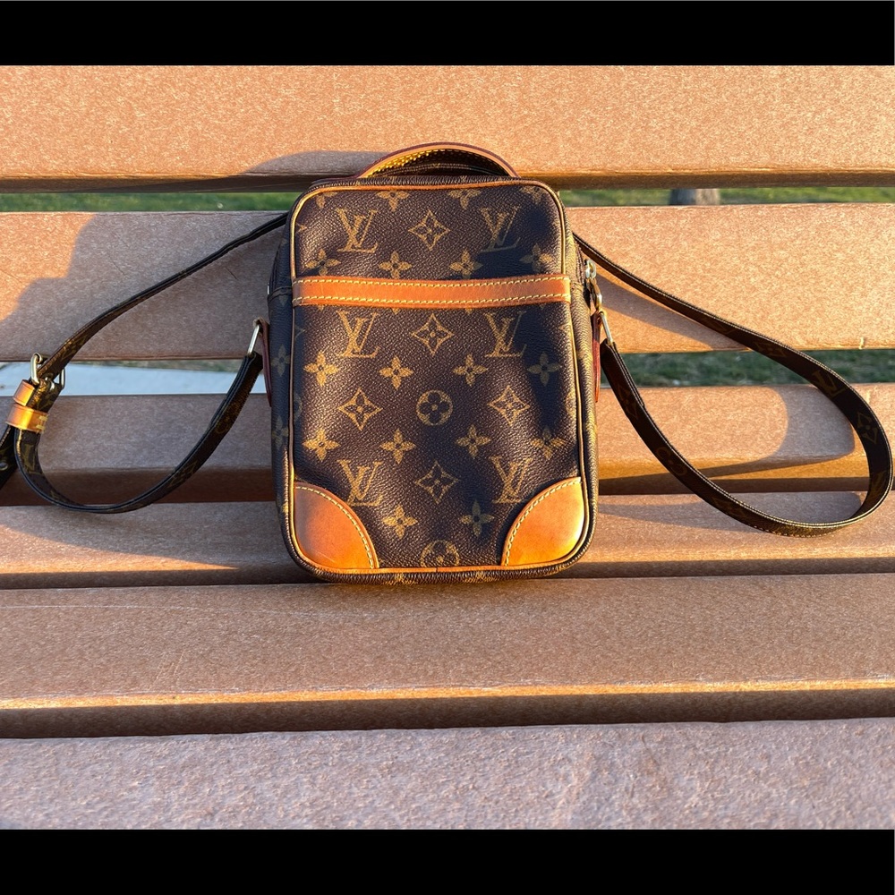 Authenticated by Pro Authenticators Louis Vuitton Danube PM Cross Body.
